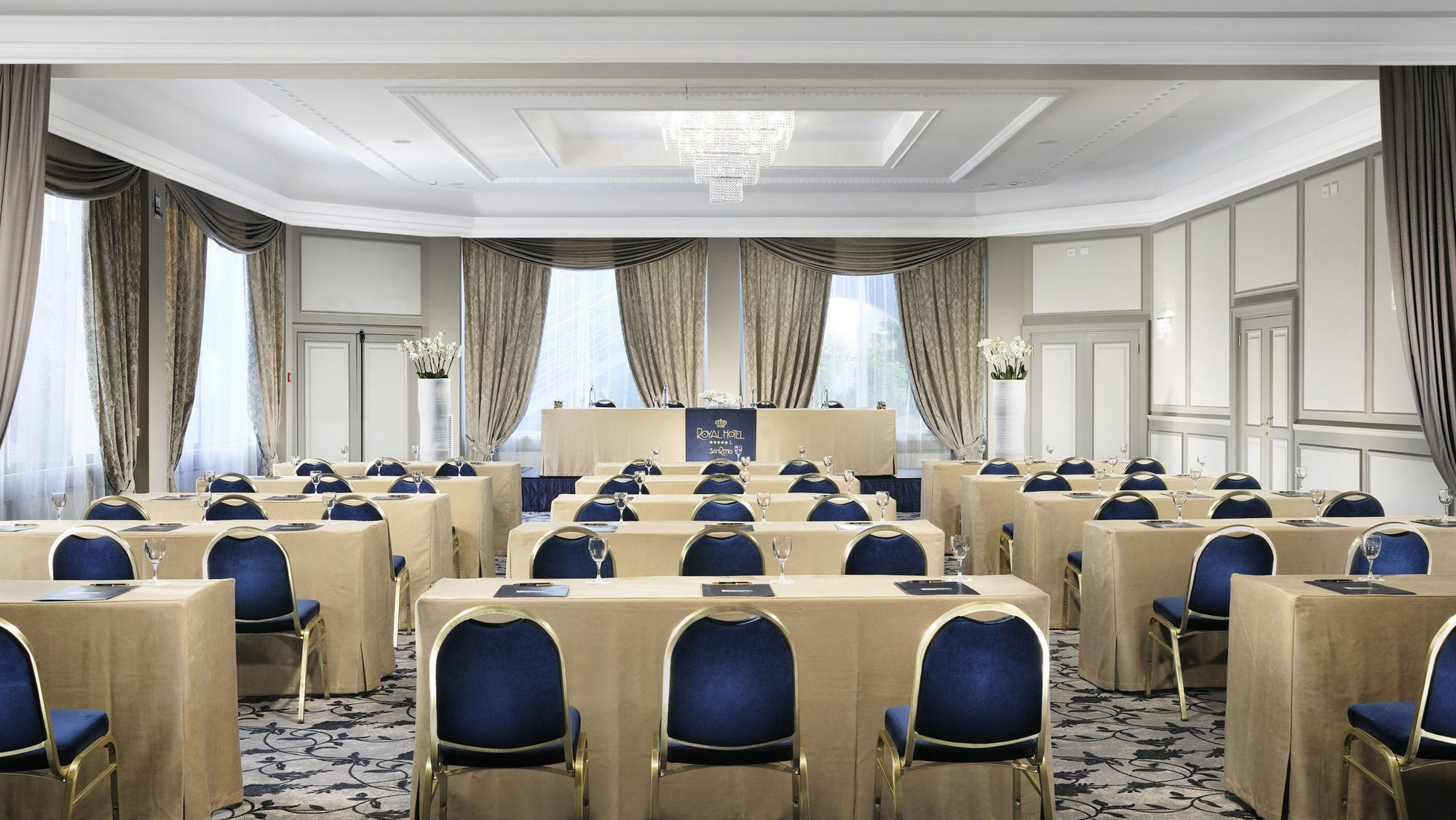 Royal Hotel Сан Ремо Съоръжения снимка The ballroom