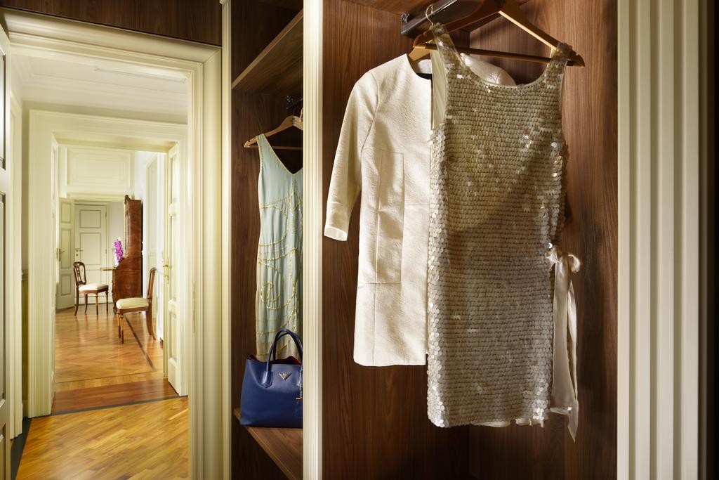 Royal Hotel Сан Ремо Екстериор снимка A wardrobe